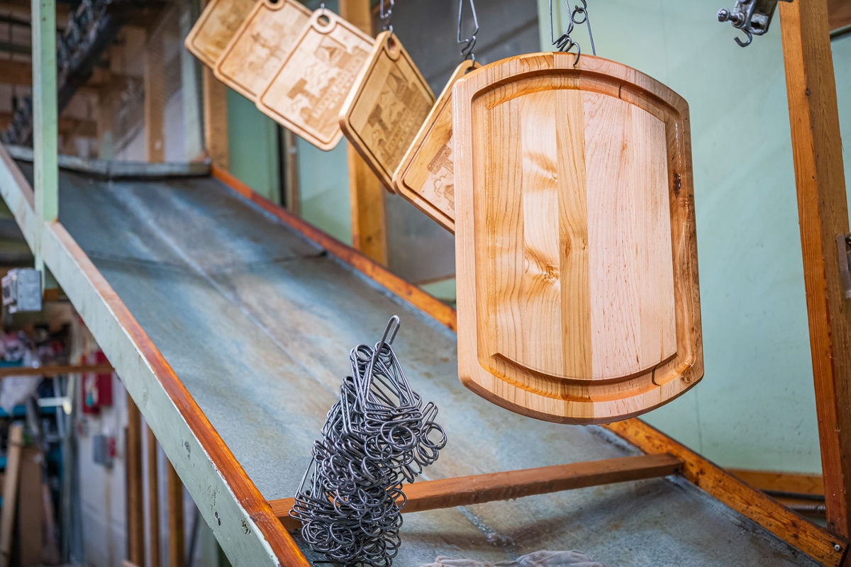 Oiled boards drip drying.